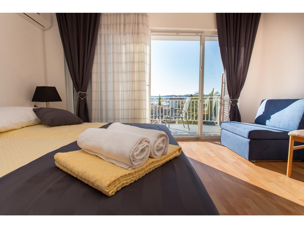 Lanterna Rooms Turanj Exterior photo