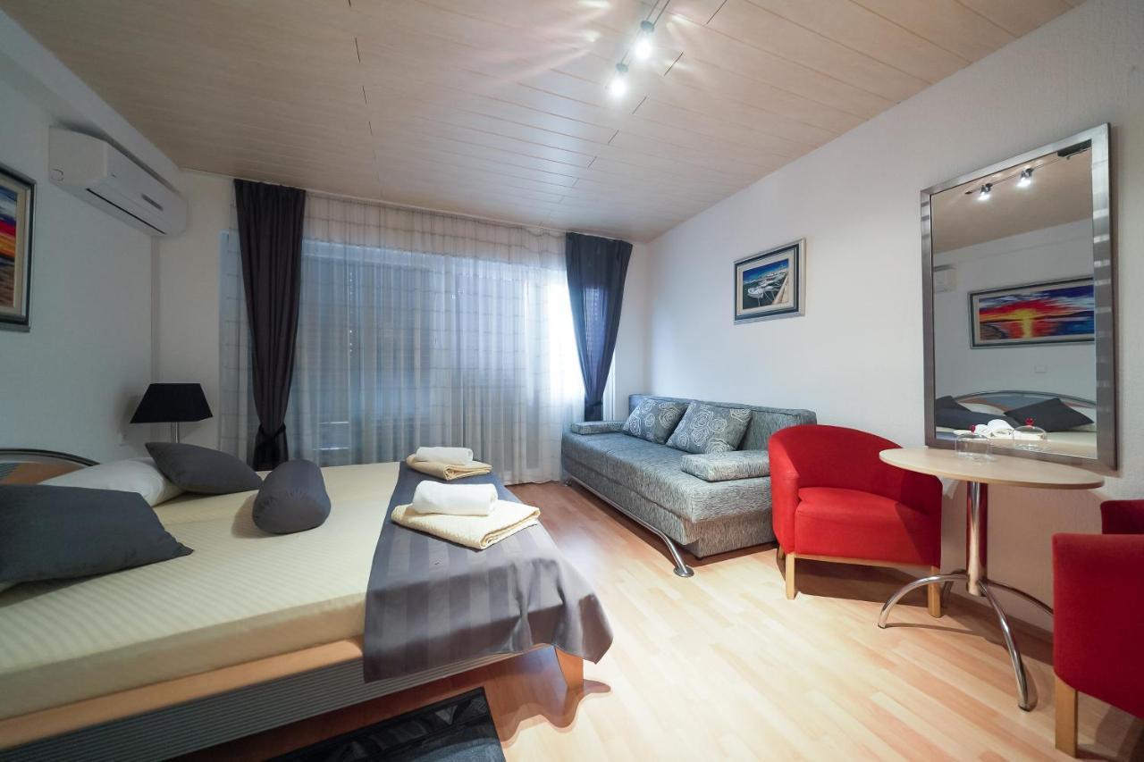 Lanterna Rooms Turanj Exterior photo
