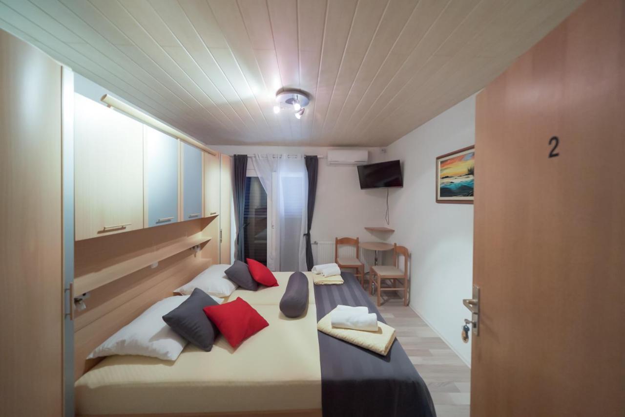 Lanterna Rooms Turanj Exterior photo